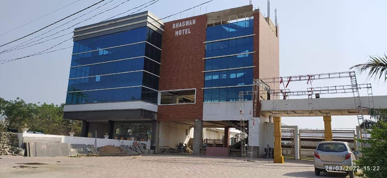 Bhagwan Hotel Gonda Eksteriør billede