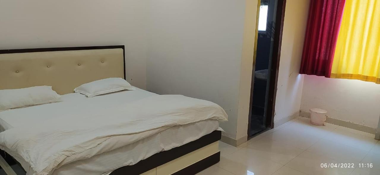Bhagwan Hotel Gonda Eksteriør billede
